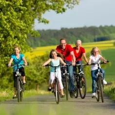 Bezpieczne trasy rowerowe dla dzieci w Mazurach – odkryj najlepsze szlaki