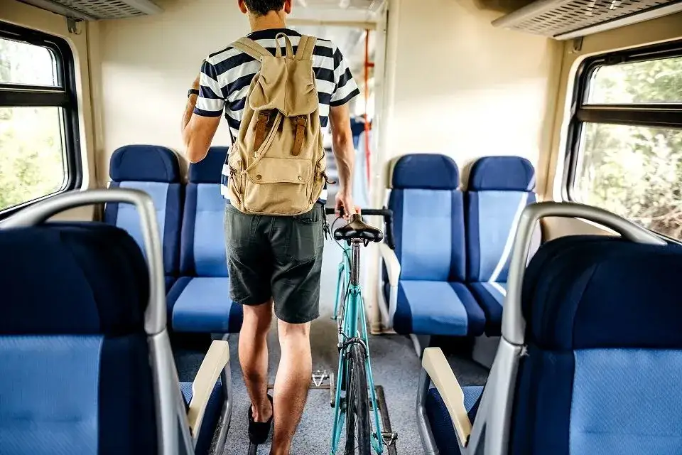 Zdjęcie Ile płaci się za rower w pociągu? Sprawdź, ile to kosztuje!